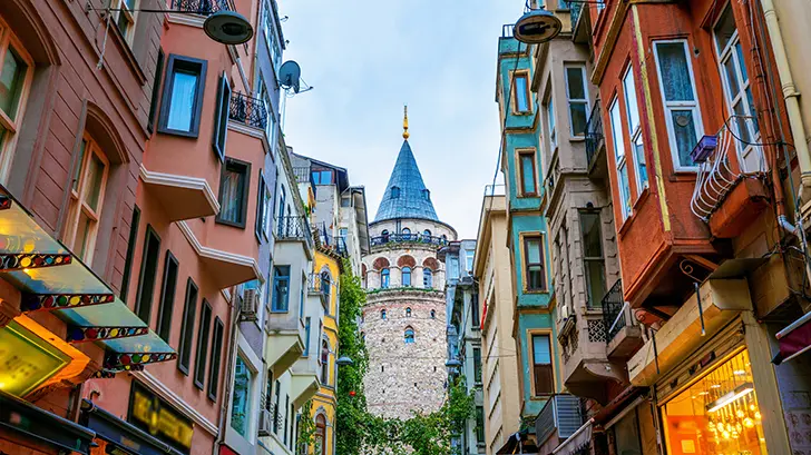 Türkiye’s Most Famous Souvenir? Hair Transplants.
