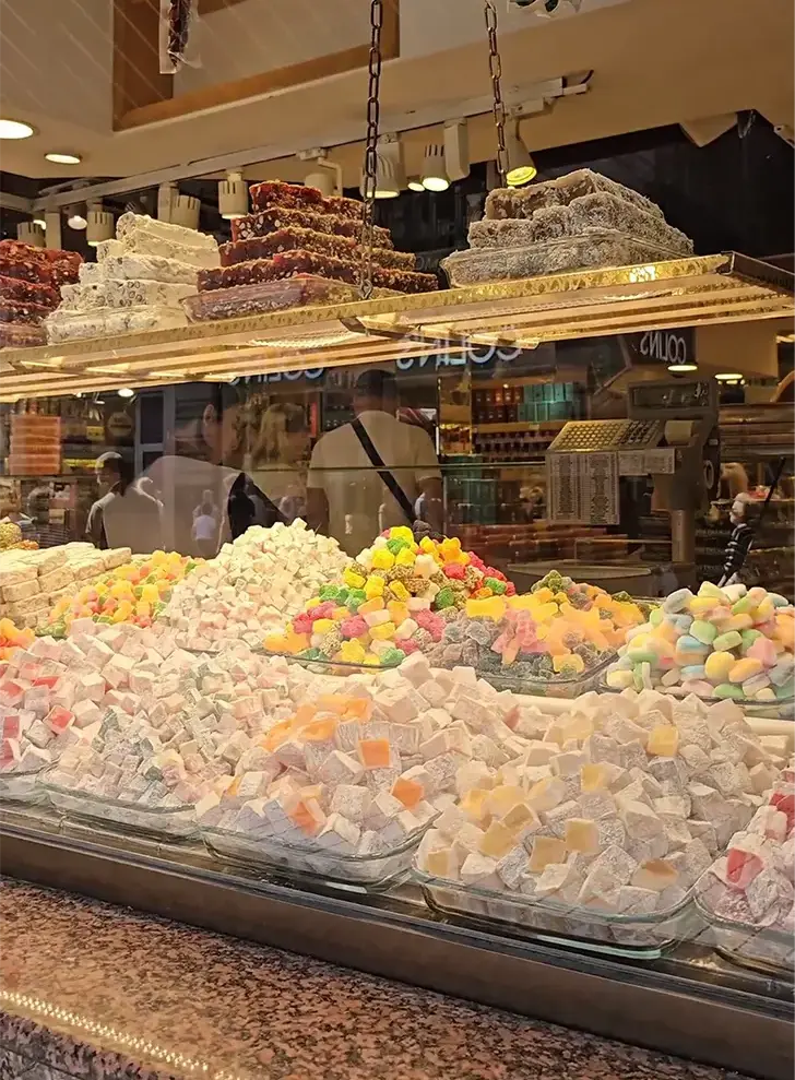 Display of candy in Turkiye